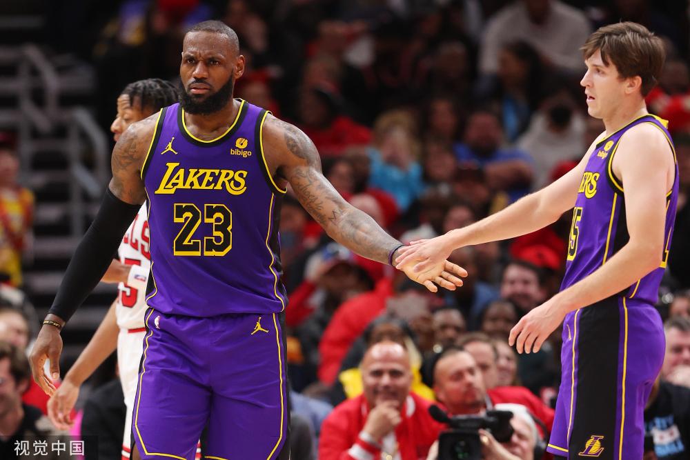 的家人都热 的家人都热