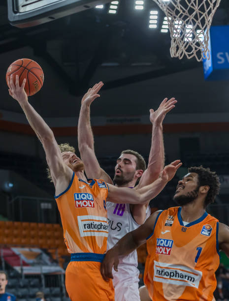 边路球员内 边路球员内